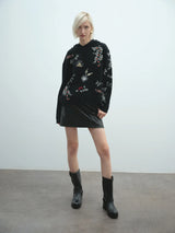 Sweter z kapturem i haftem AKEP Magnific Boutique